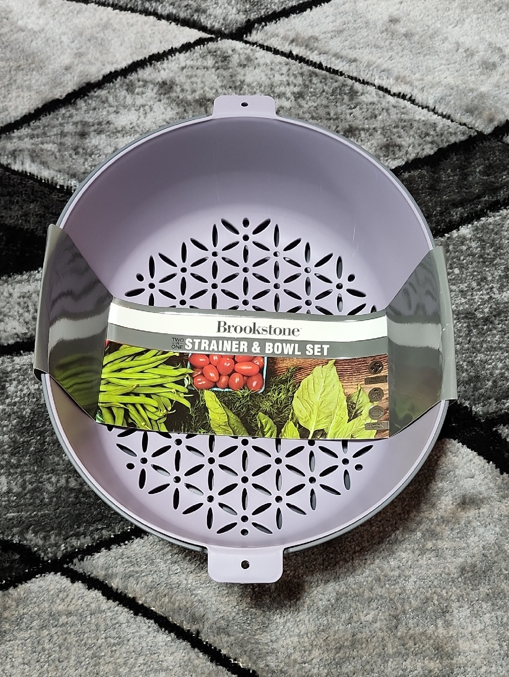 BROOKSTONE STRAINER & BOWL NESTING SET 5-QT